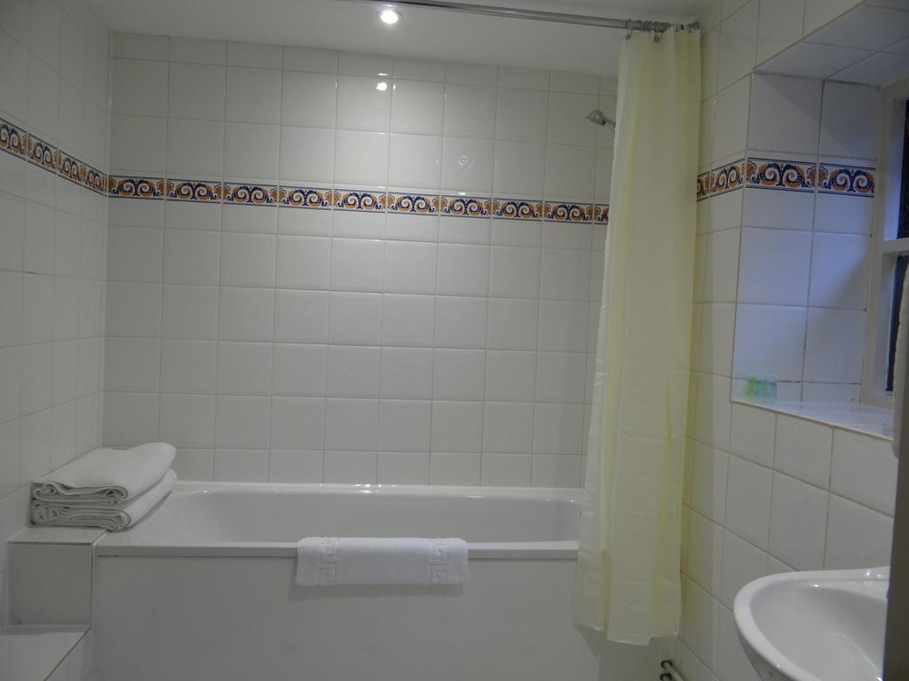 The Talkhouse Hotel Stanton Saint John Buitenkant foto
